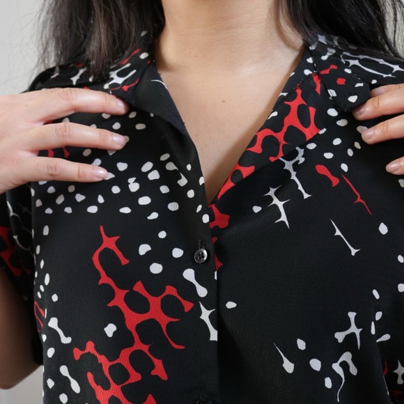 Black, red and white patterned button down blouse - Picture 5 of 8
